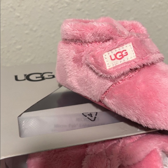 UGG Soft Pink Infant Booties - Picture 2 of 7